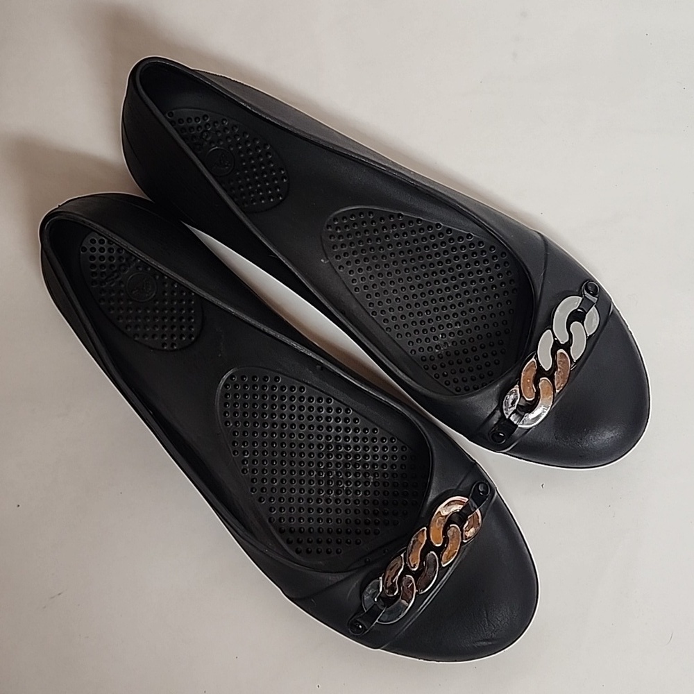 Crocs Gianna Slip-On Stylish Black w/silver Accent Chain Link Ballet Flats Sz 9